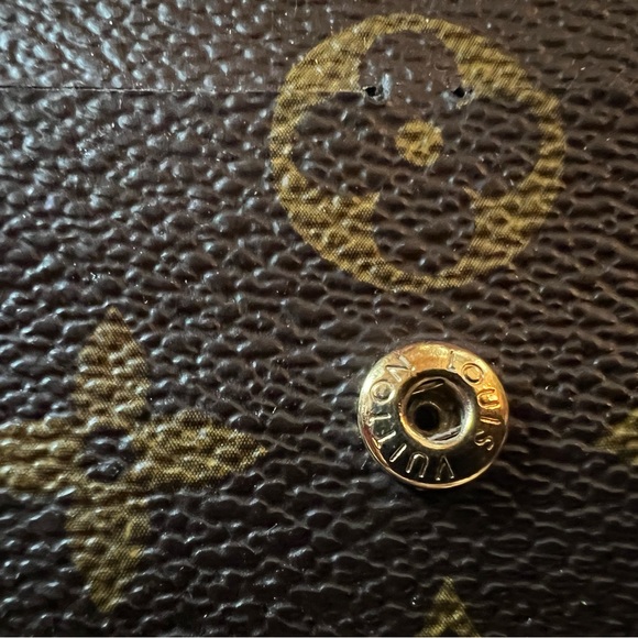 LOUIS VUITTON EMILIE WALLET - Picture 4 of 12